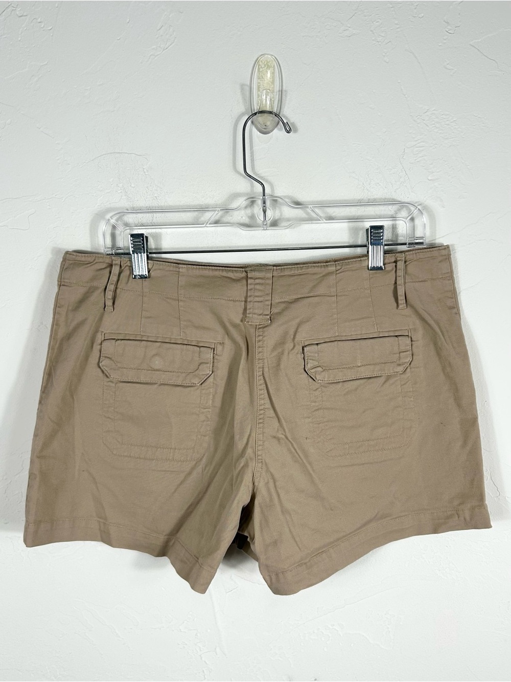 New York & Company Manhattan Chino Khaki Shorts Women's Size 10 Tan Cotton Blend - Picture 2 of 5
